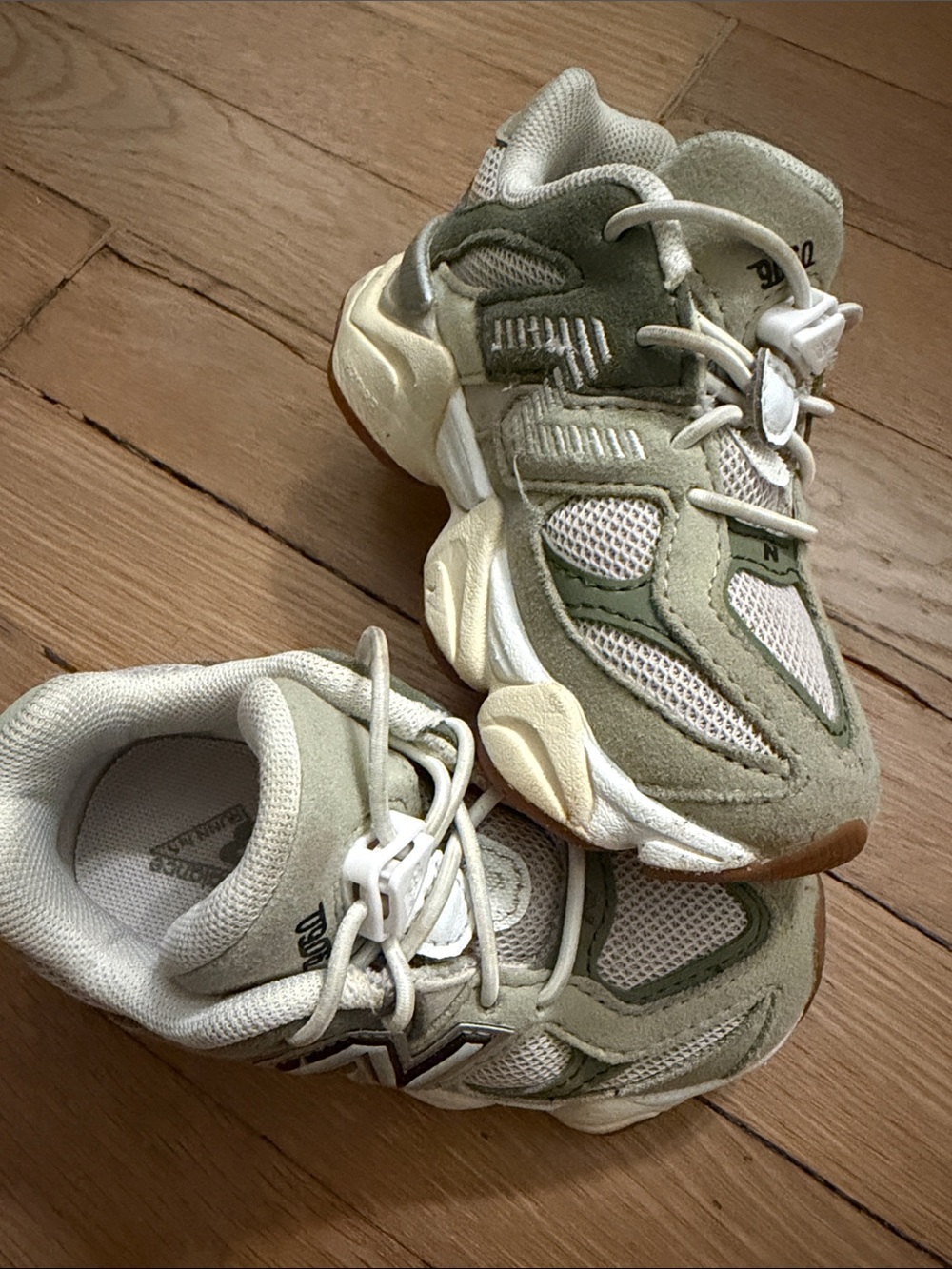 New Balance 9060 toddler size 7 green and grey Athletic Sneakers